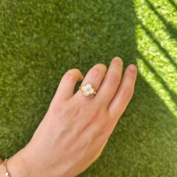 Alhambra Style Gold and White Clover Ring - Picture 5 of 5